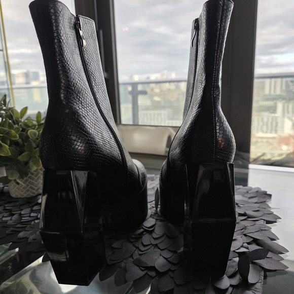 azaelea wang Black Platform Boots - Picture 4 of 8